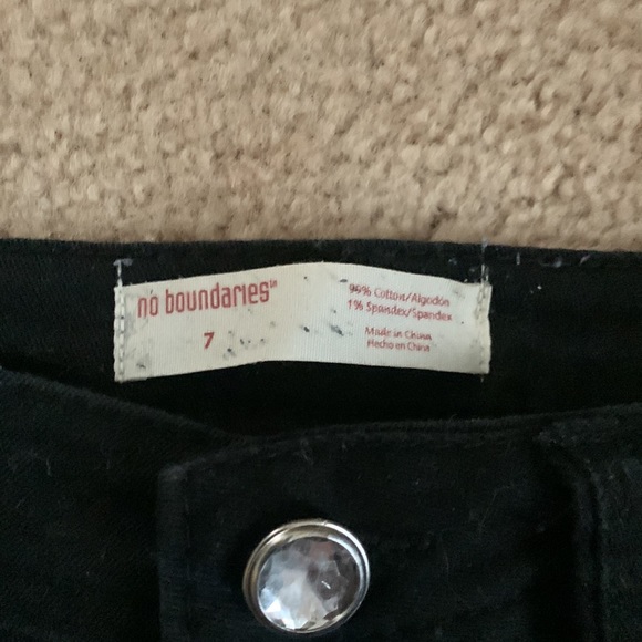 No boundaries shorts - Picture 2 of 2